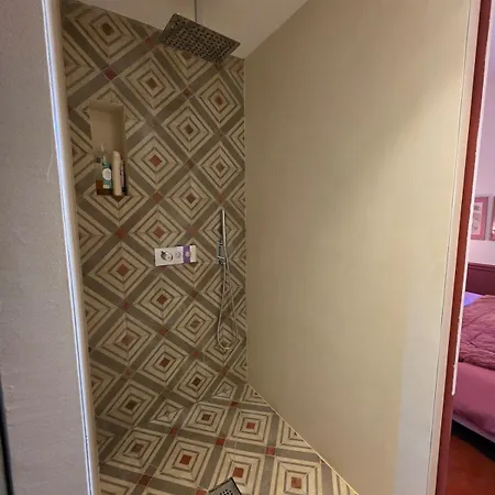 Maison Des Remparts Intra-muros Spacieuse Patio Avec Bassin Wifi Parking Gratuit Daire *