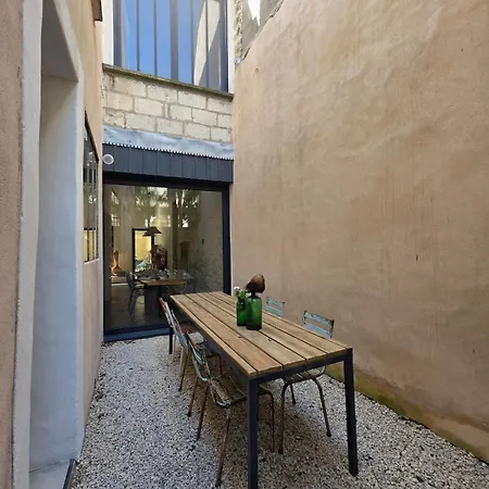Maison Des Remparts Intra-muros Spacieuse Patio Avec Bassin Wifi Parking Gratuit * Aigues-Mortes