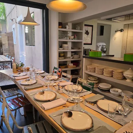 Daire Maison Des Remparts Intra-muros Spacieuse Patio Avec Bassin Wifi Parking Gratuit