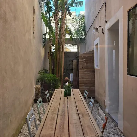 Apartmán Maison Des Remparts Intra-muros Spacieuse Patio Avec Bassin Wifi Parking Gratuit