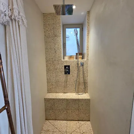 Maison Des Remparts Intra-muros Spacieuse Patio Avec Bassin Wifi Parking Gratuit Aigues-Mortes