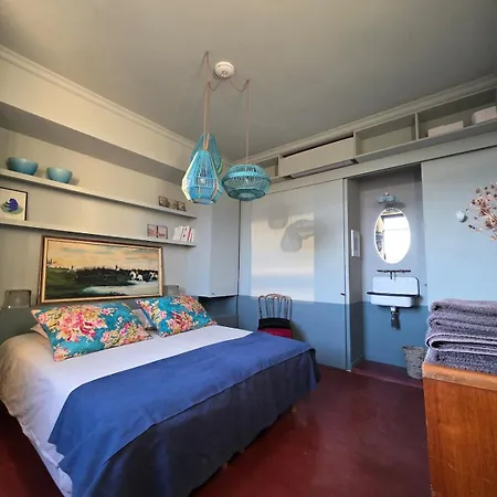 Maison Des Remparts Intra-muros Spacieuse Patio Avec Bassin Wifi Parking Gratuit