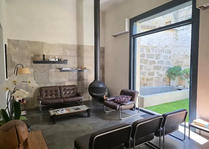Apartman Maison Des Remparts Intra-muros Spacieuse Patio Avec Bassin Wifi Parking Gratuit *