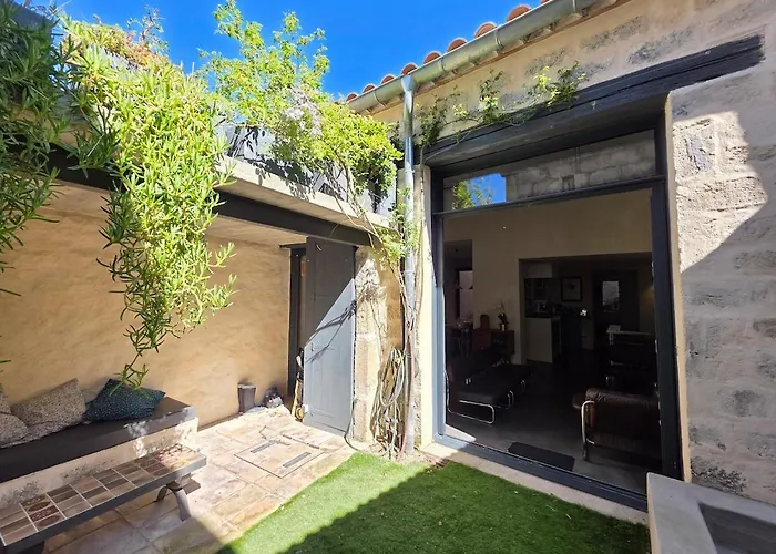 Maison Des Remparts Intra-muros Spacieuse Patio Avec Bassin Wifi Parking Gratuit Apartman Aigues-Mortes
