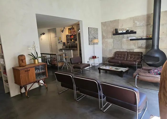 Apartman Maison Des Remparts Intra-muros Spacieuse Patio Avec Bassin Wifi Parking Gratuit Aigues-Mortes