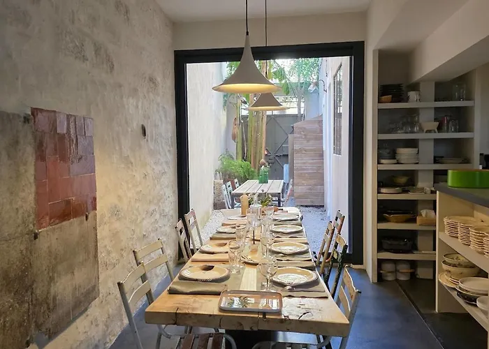 Apartman Maison Des Remparts Intra-muros Spacieuse Patio Avec Bassin Wifi Parking Gratuit