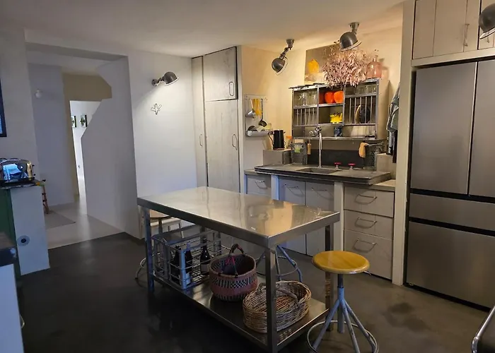 Apartman Maison Des Remparts Intra-muros Spacieuse Patio Avec Bassin Wifi Parking Gratuit Aigues-Mortes