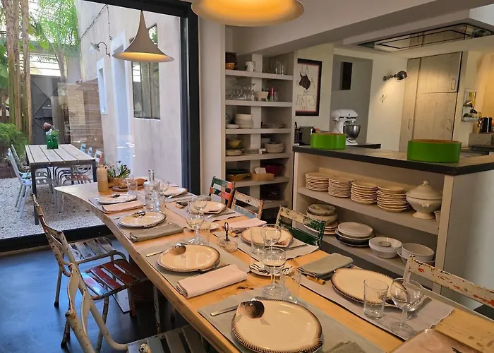 Apartman Maison Des Remparts Intra-muros Spacieuse Patio Avec Bassin Wifi Parking Gratuit