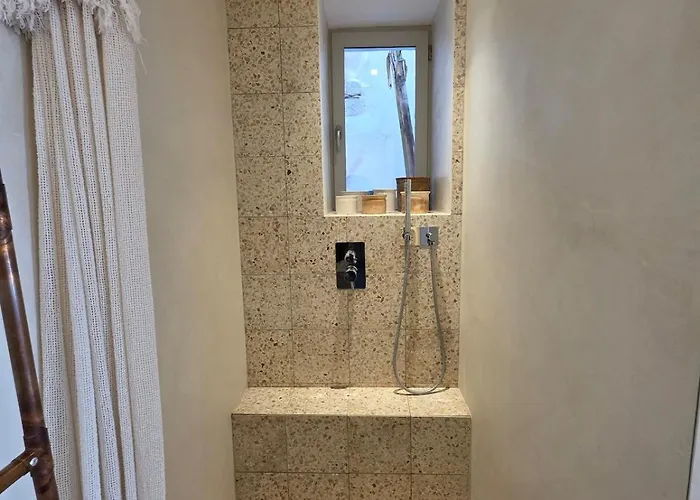 Maison Des Remparts Intra-muros Spacieuse Patio Avec Bassin Wifi Parking Gratuit Aigues-Mortes